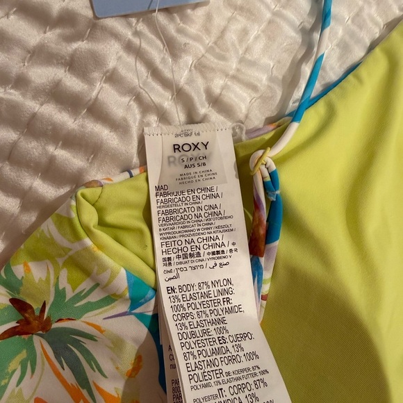 New With Tags Roxy Retro Revo Halter Classic Bikini Top Size:S - Picture 5 of 7